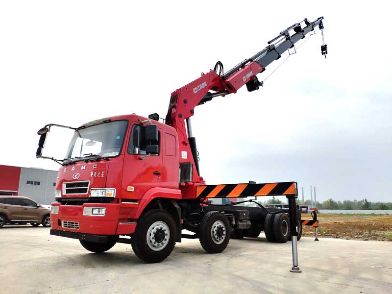 SQ600ZB5+1江威智能折臂吊