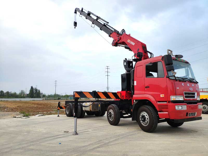 SQ600ZB5+1江威智能折臂吊