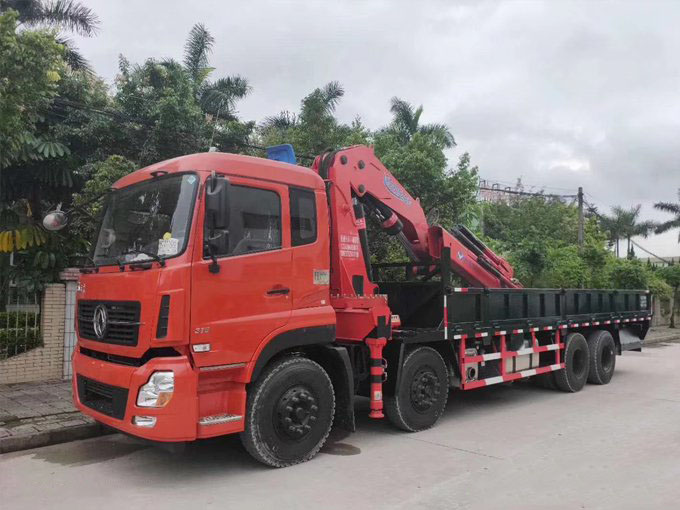 江威吊機16噸折臂東風天龍前四后八隨車吊圖片展示4