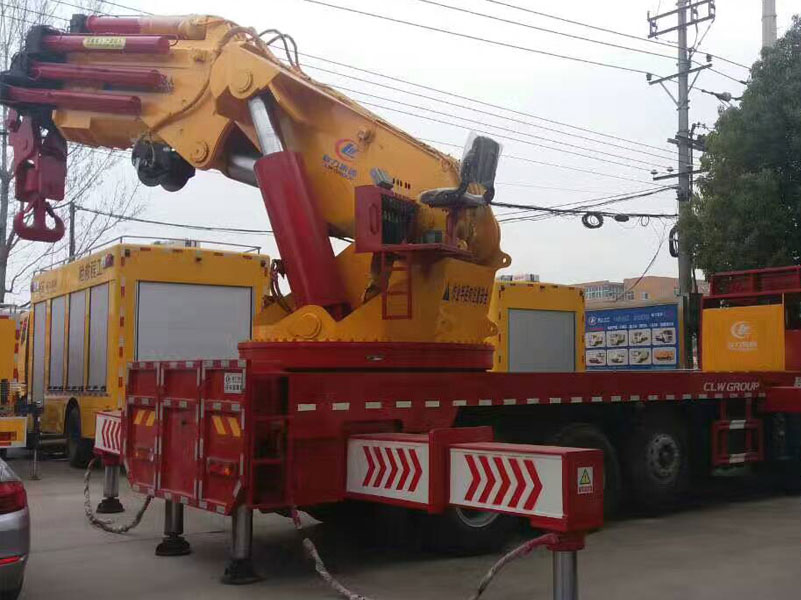 程力180噸重汽豪沃隨車吊圖片展示3