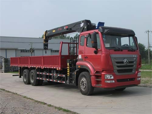 重汽豪沃14隨車吊(吊機后置)圖片展示3