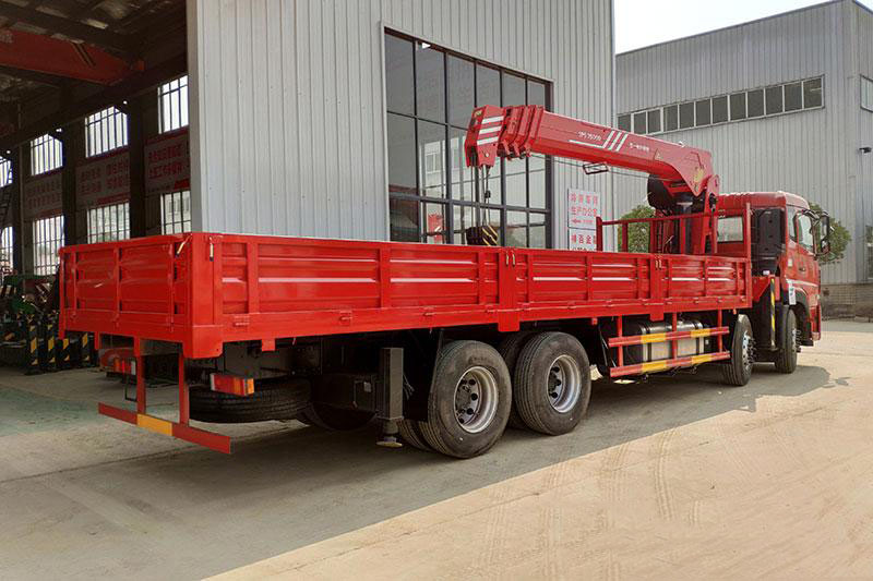 三一14噸天龍前四后八東風隨車吊圖片展示3