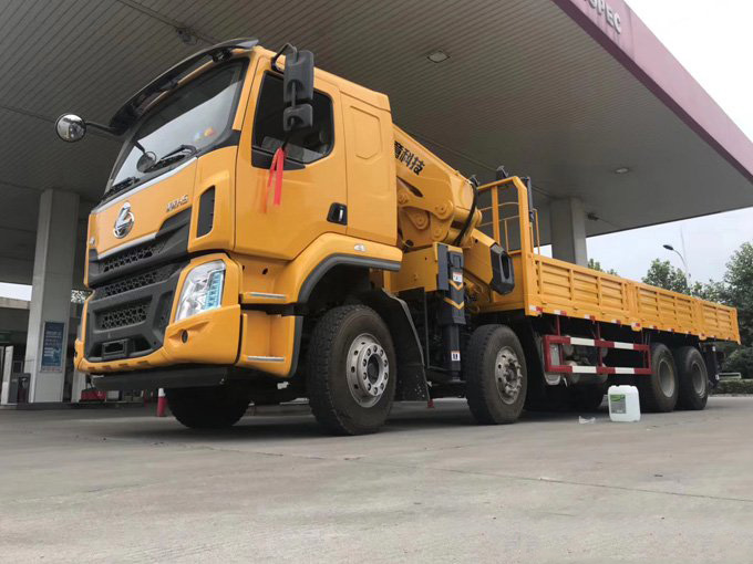 昊意遙控折臂吊機(jī)16噸柳汽乘龍隨車吊