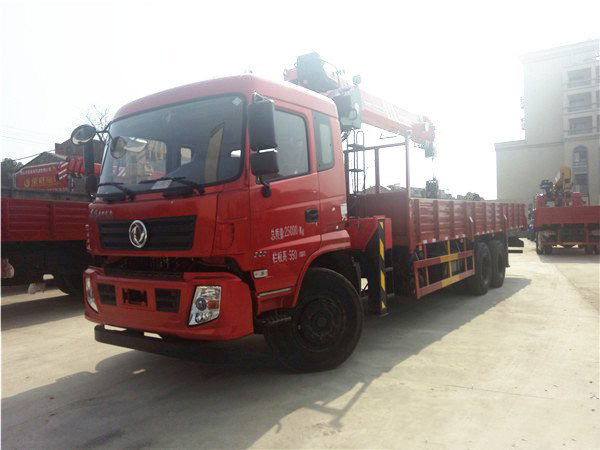 三一12噸后雙橋東風(fēng)隨車吊