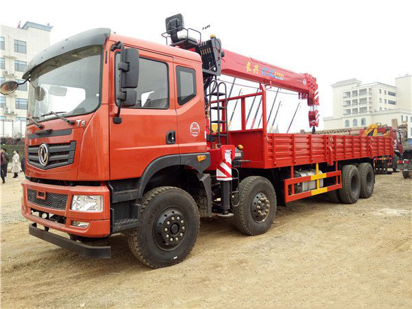 長興12噸前四后八東風(fēng)隨車吊