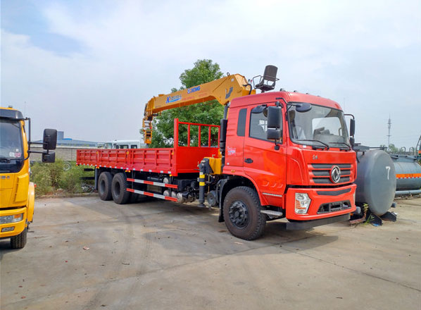 徐工吊機12噸東風專底D3隨車吊