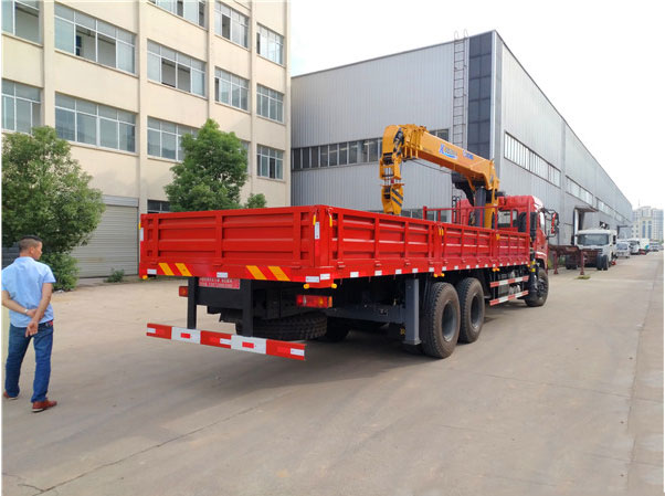 徐工吊機12噸東風專底D3隨車吊圖片展示3 徐工吊機12噸東風專底D3隨車吊圖片展示3