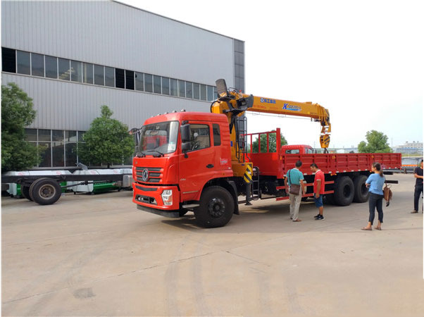 徐工吊機12噸東風專底D3隨車吊圖片展示5 徐工吊機12噸東風專底D3隨車吊圖片展示5