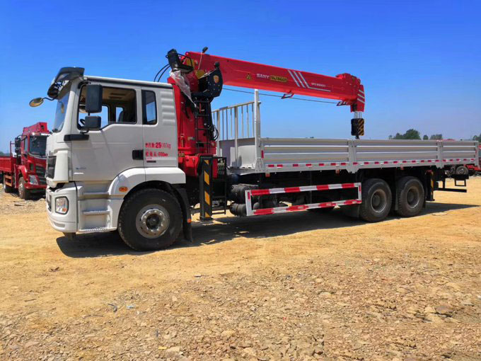 陜汽德龍新M3000后八輪三一12噸吊機(jī)12噸隨車吊圖片展示3