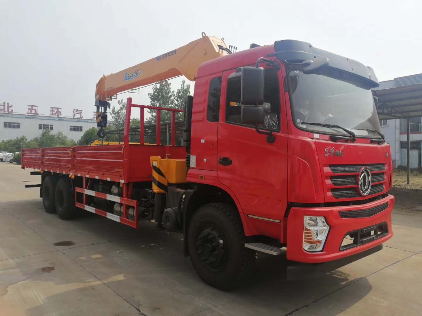 程力吊機12噸東風后八輪D3L隨車吊圖片展示2