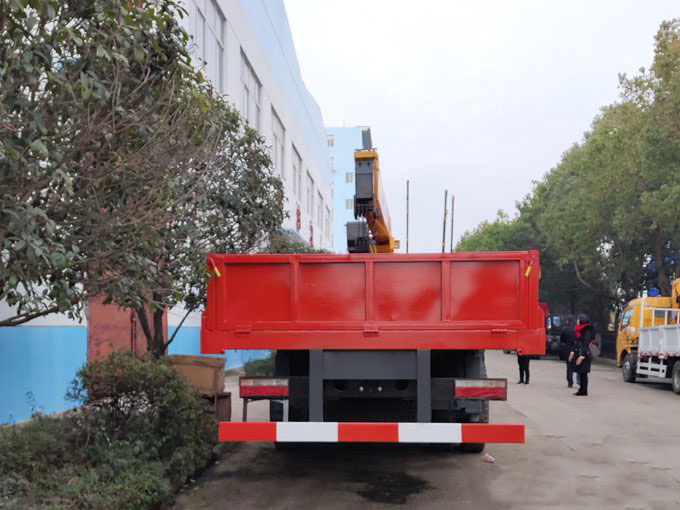 程力吊機12噸東風特商T702隨車吊圖片展示4