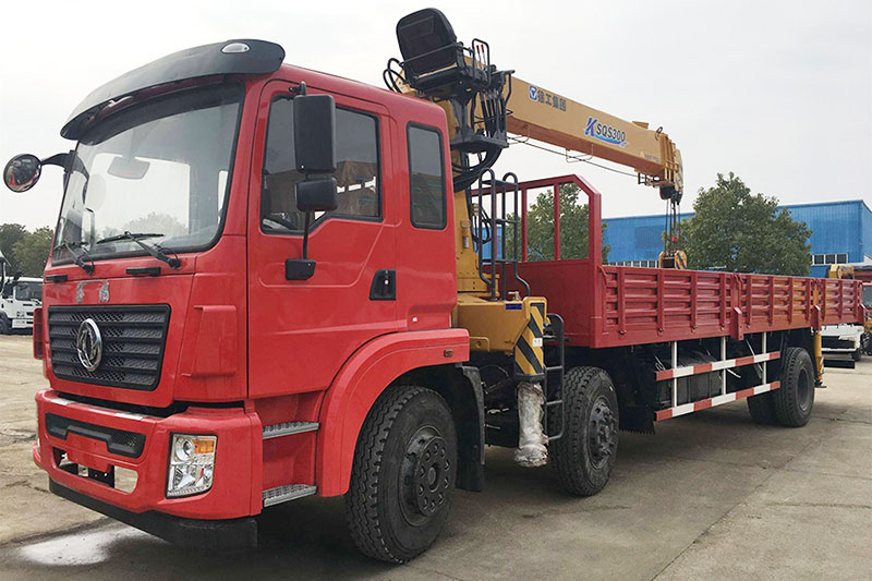 10噸小三軸東風隨車吊(高性價比)