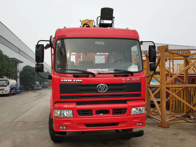 徐工吊機10噸三環后提升橋隨車吊圖片展示2