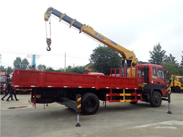 徐工8噸特商東風隨車吊（東風8噸隨車起重運輸車）