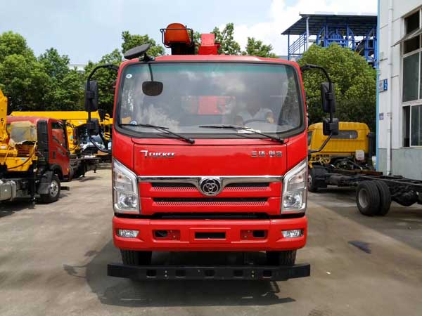 三環8噸程力隨車吊(山區專用)圖片展示3