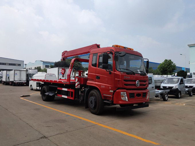 程力吊機6.3噸東風特商隨車吊帶清障