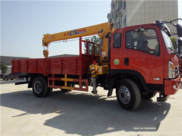 大運5噸隨車起重運輸車