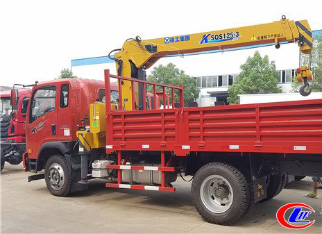 徐工5噸重汽王牌隨車吊圖片展示2