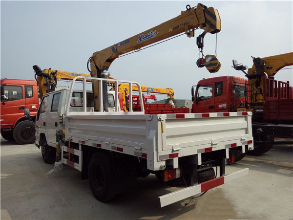 徐工2噸雙排江鈴隨車吊（江鈴2噸隨車起重運輸車）