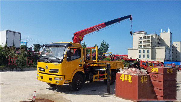 東風(fēng)福瑞卡藍(lán)牌三一3.2噸隨車吊