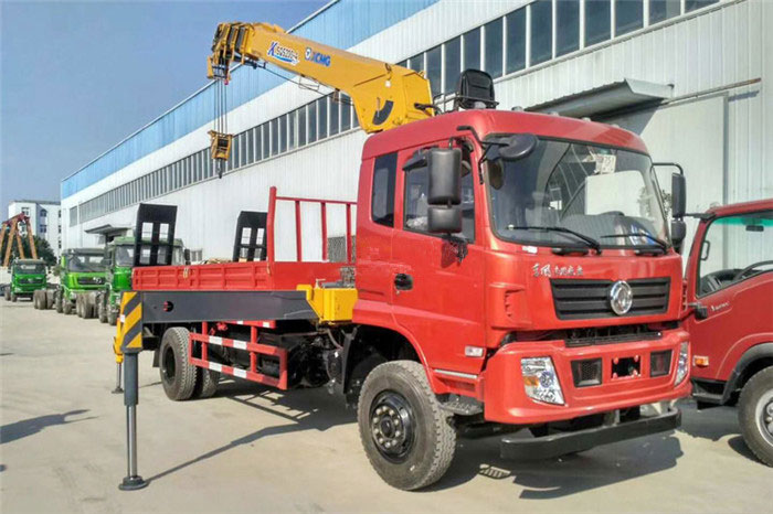 東風專底6×2徐工8噸隨車吊帶爬梯圖片圖片展示2