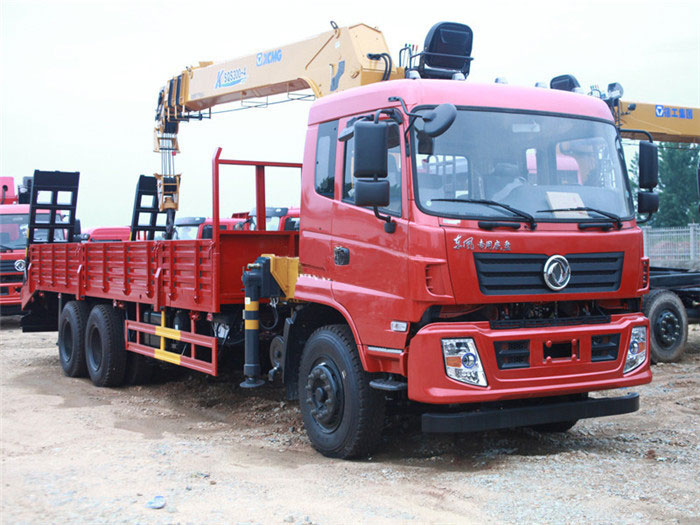 南京陸總訂購東風專底后八輪徐工10噸隨車吊帶爬梯