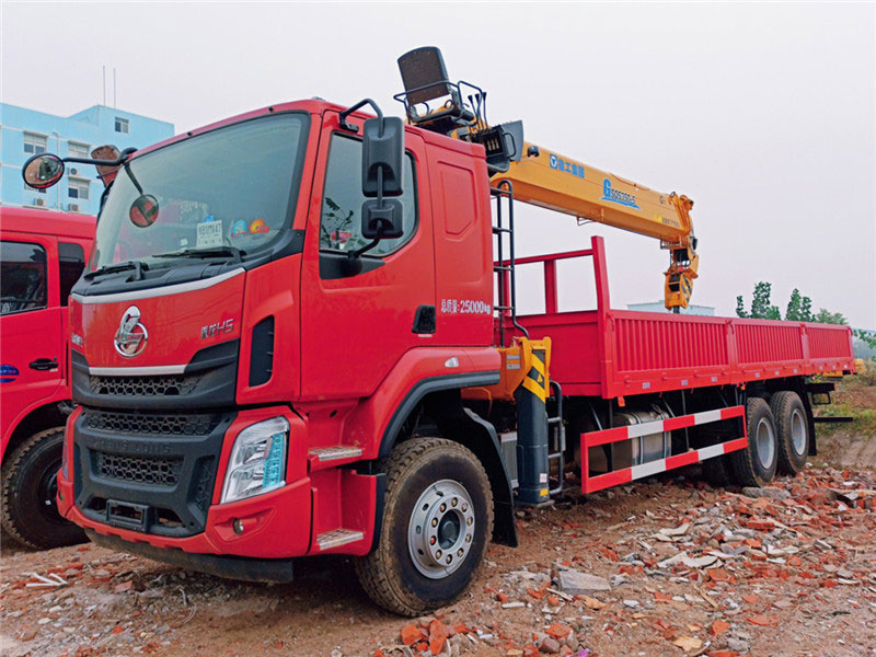 隨車吊冷鉚車廂，抗變形、抗開裂、結實耐用