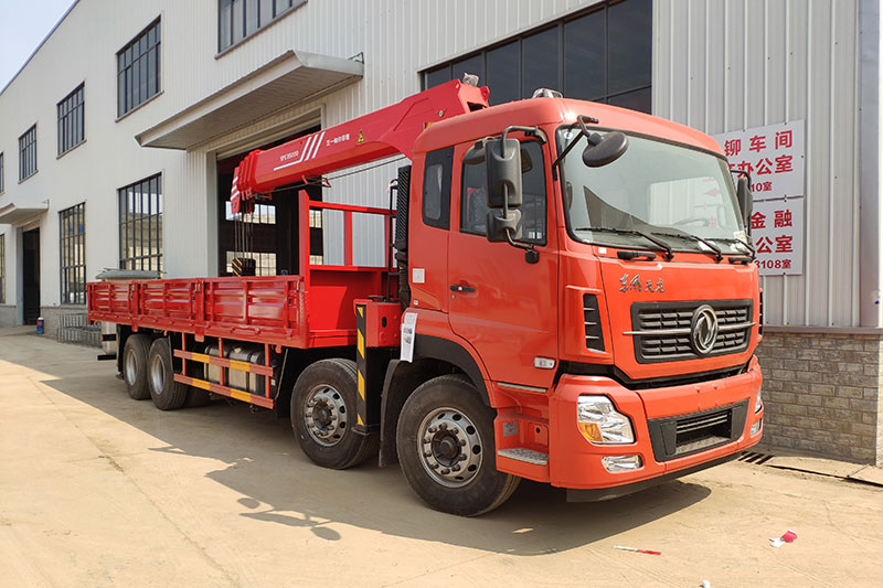 隨車吊價(jià)格解析：東風(fēng)天龍14噸隨車吊多少錢