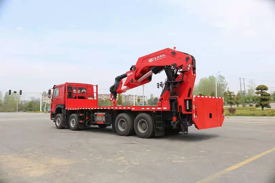 重汽豪沃25噸長興重型隨車吊圖片展示4