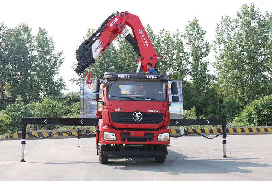 國六陜汽德龍前四后八濰柴350馬力隨車吊