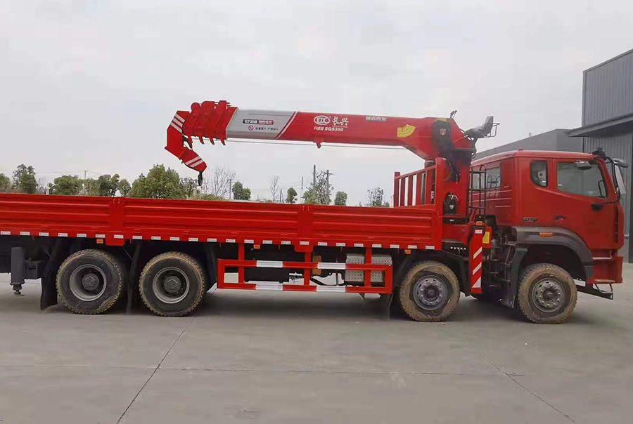 重汽豪沃長興14噸隨車吊