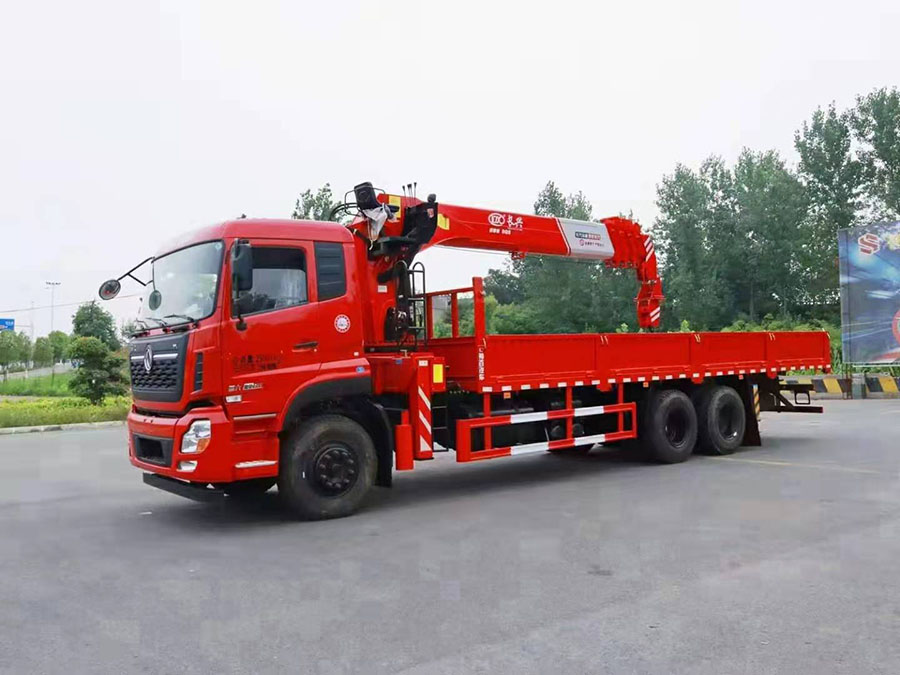 東風天龍長興12噸隨車吊 龍擎動力圖片展示4