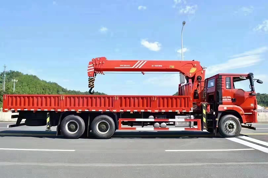 陜汽德龍三一14噸隨車吊 工程起吊王圖片展示5 陜汽德龍三一14噸隨車吊 工程起吊王圖片展示5