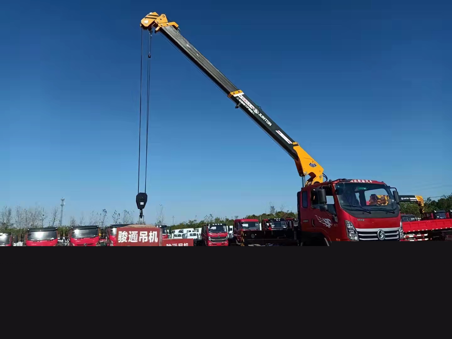 山區(qū)版重汽王牌隨車吊 6.3噸吊機(jī)