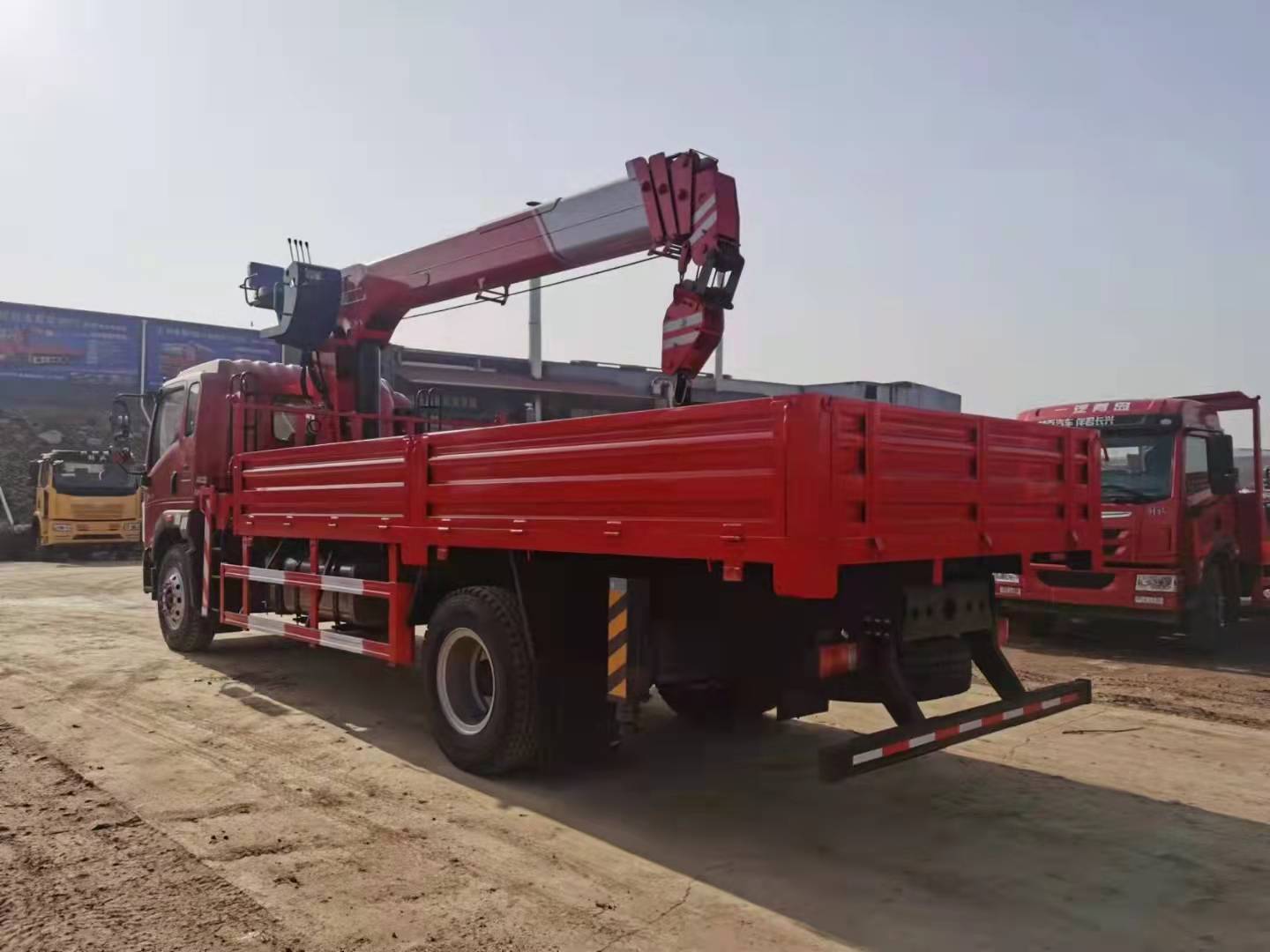 重汽豪沃G5X8噸隨車吊 圖片展示4